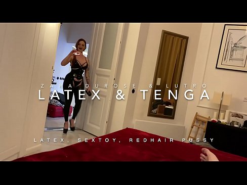 ❤️ Usisi otholwa enekhanda elibomvu egqoke imvunulo ye-latex ebhejwa usingamzali Ividiyo yocansi kithi ❌️❤